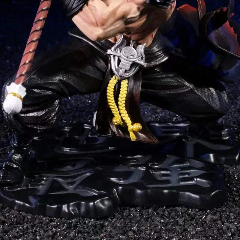 Action Figure One Piece – Barba Branca 29cm | Os Quatro Imperadores com Iluminação